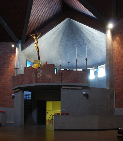 L'ingresso alla sacrestia e la cappella eucaristica, nellabside orientale