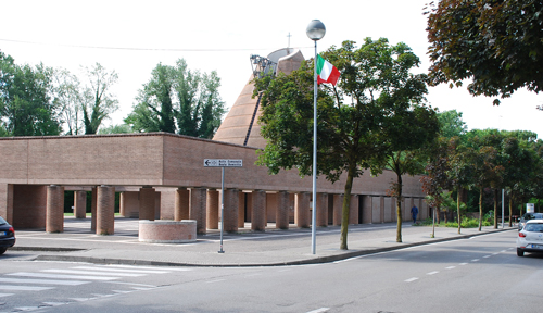 Pordenone, Beato Odorico. Il complesso parrocchiale visto dal viale delle Libert