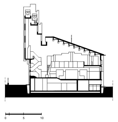 Sezione delledificio sulla torre presbiteriale, nel suo stato attuale (disegno da DeglInnocenti 2009).