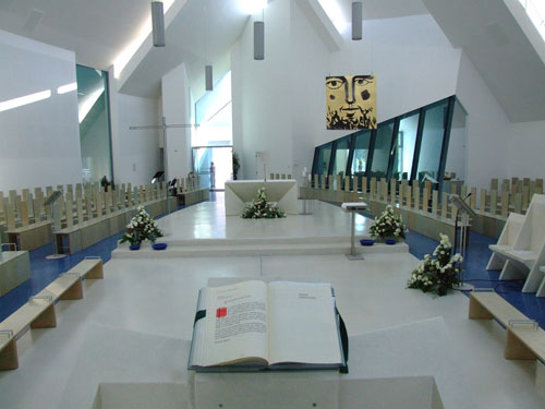 L'aula liturgica vista dall'ambone