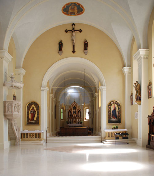 Chiesa storica, la cui abside  utilizzata come custodia eucaristica e cappella feriale